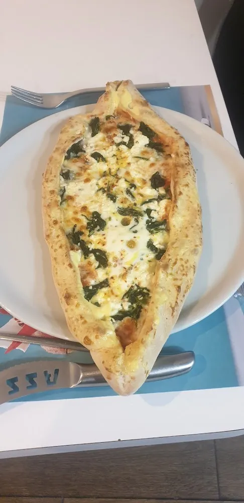 Pide Epinards Fromages